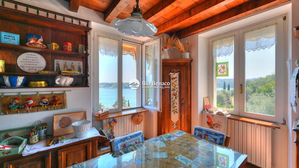 Amazing historic Villa for sale in Salò