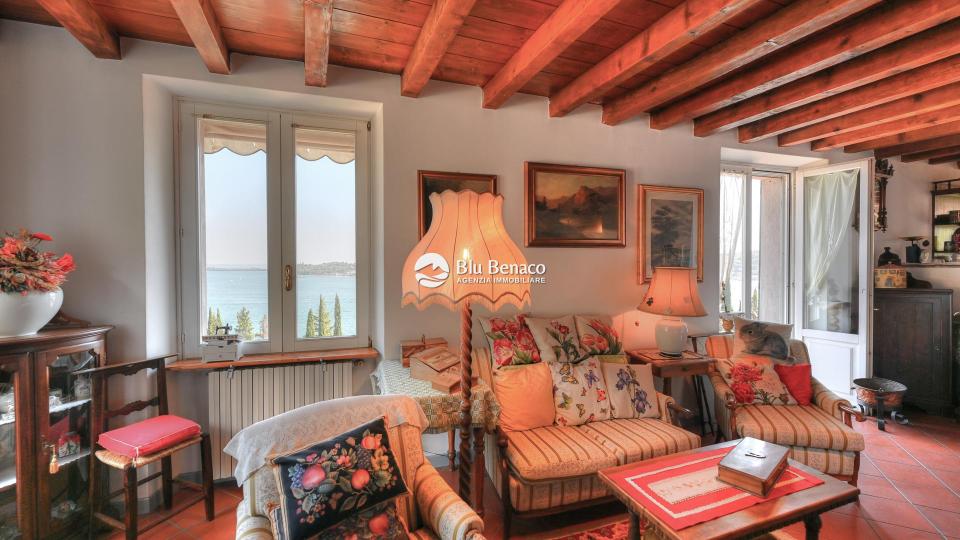 Amazing historic Villa for sale in Salò