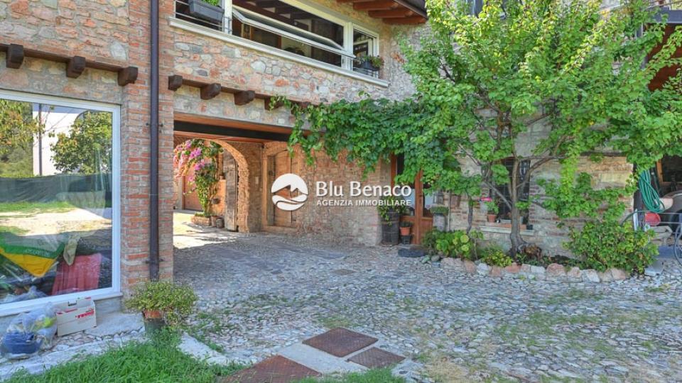 Amazing historic Villa for sale in Salò
