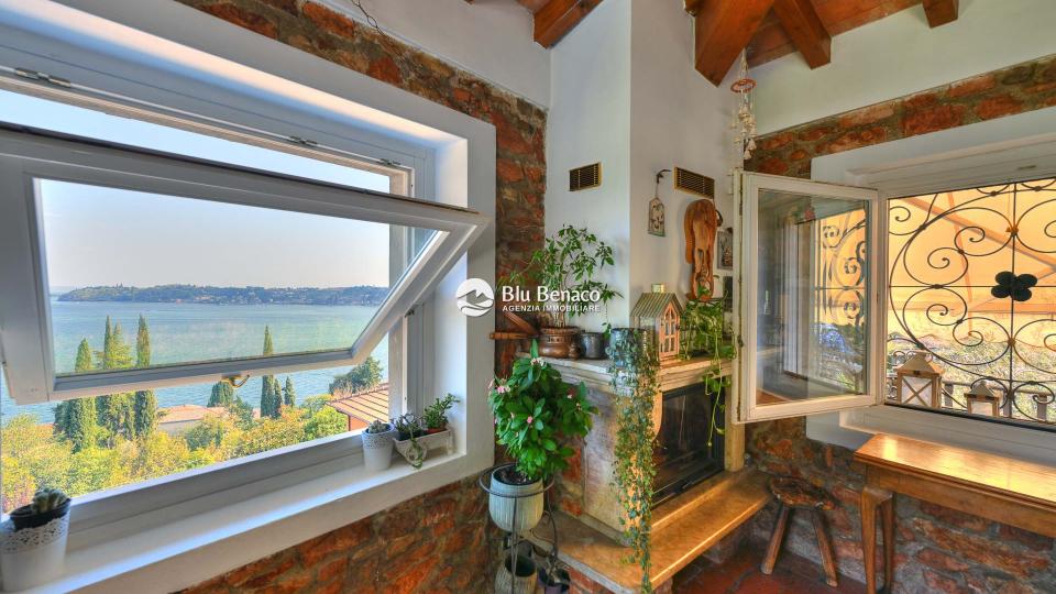 Amazing historic Villa for sale in Salò