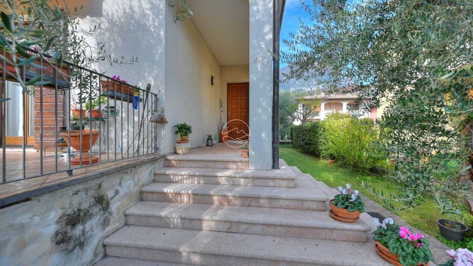Single villa in Toscolano Maderno