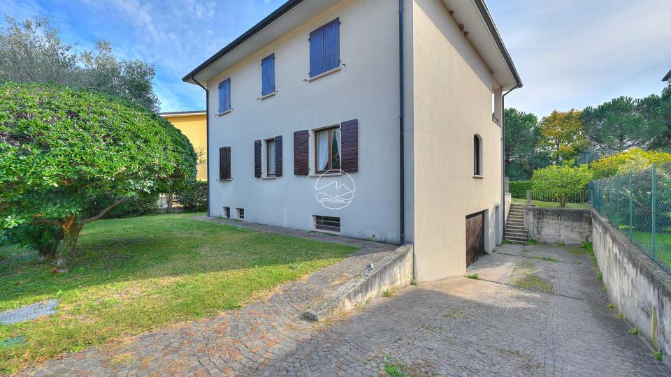 Single villa in Toscolano Maderno