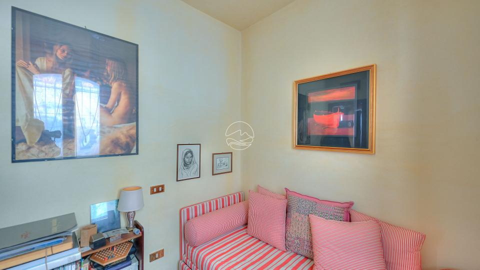 Dreizimmerwohnung in historischem Wohnhaus in Maderno zu verkaufen