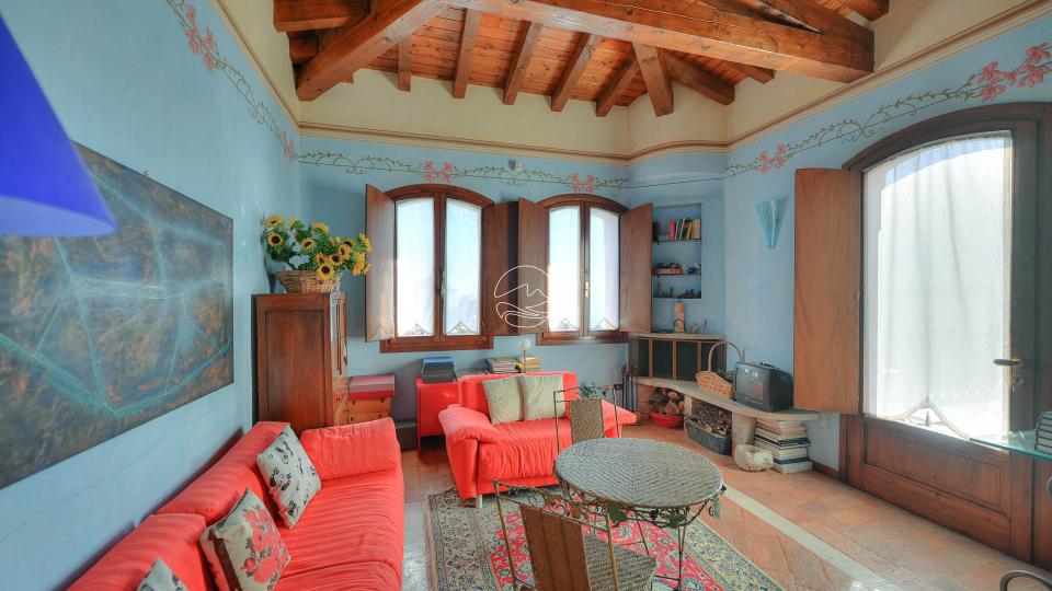 Dreizimmerwohnung in historischem Wohnhaus in Maderno zu verkaufen