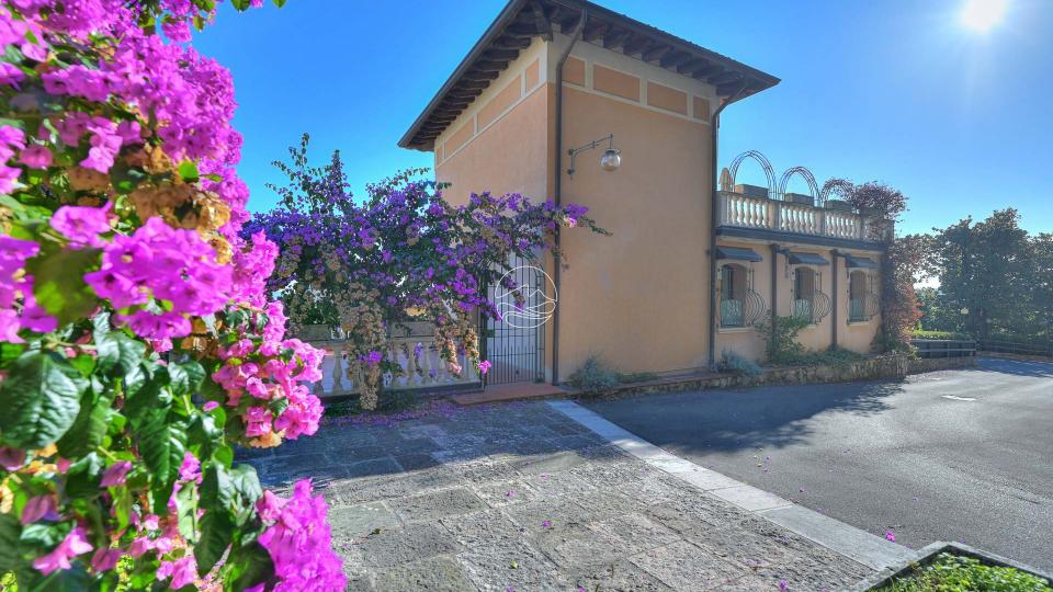 Dreizimmerwohnung in historischem Wohnhaus in Maderno zu verkaufen