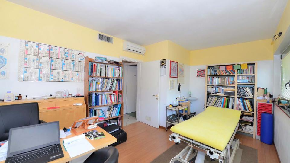 Büro zum Verkauf in Toscolano Maderno