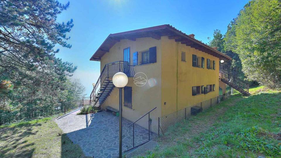 Villa with wonderful lake view in Tignale