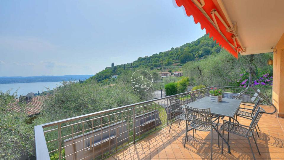 Villa for sale in Gardone Riviera