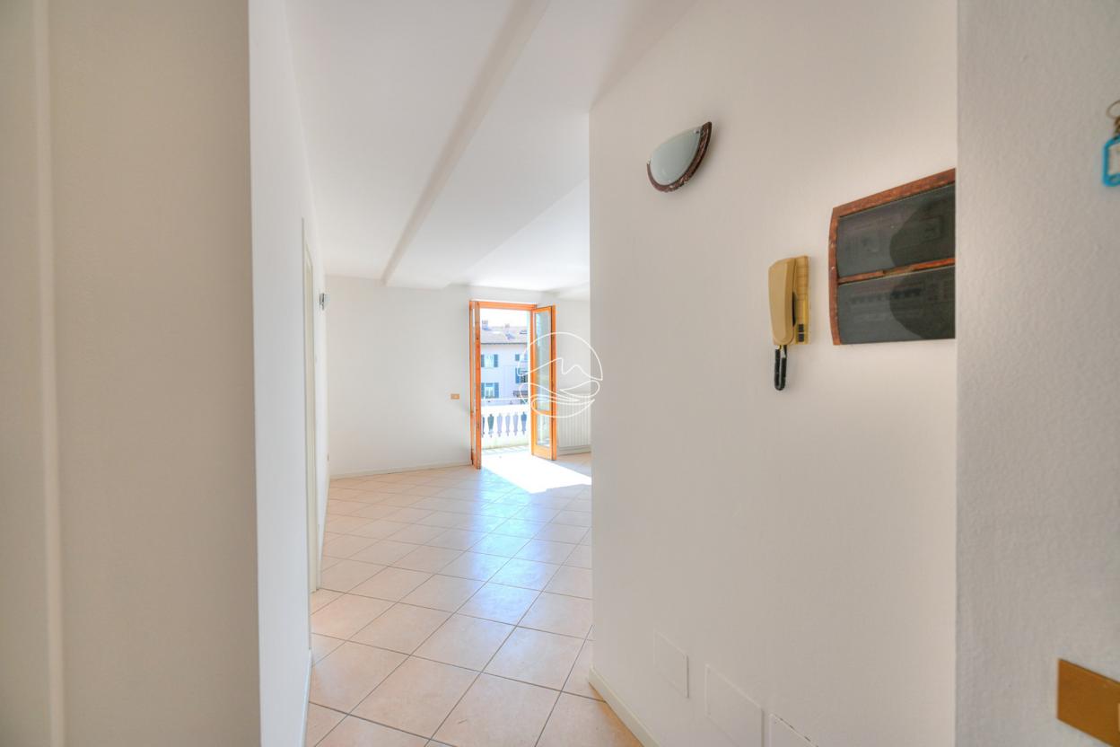 Two-room apartment in Gardone Riviera