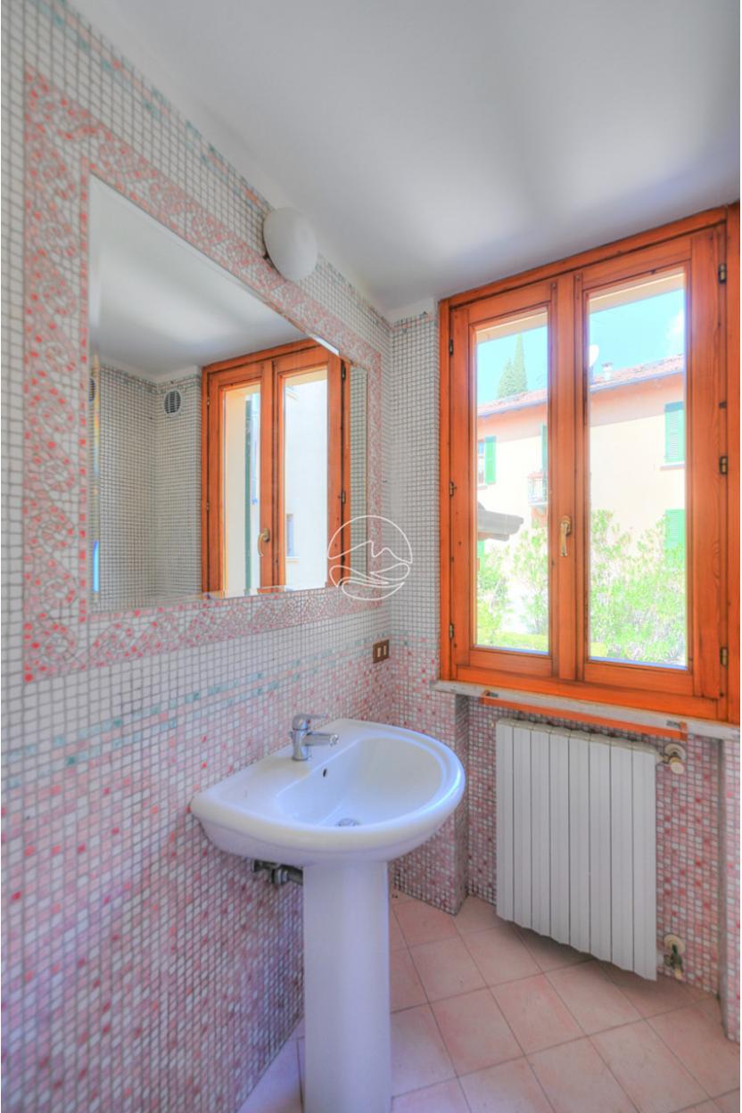 Two-room apartment in Gardone Riviera