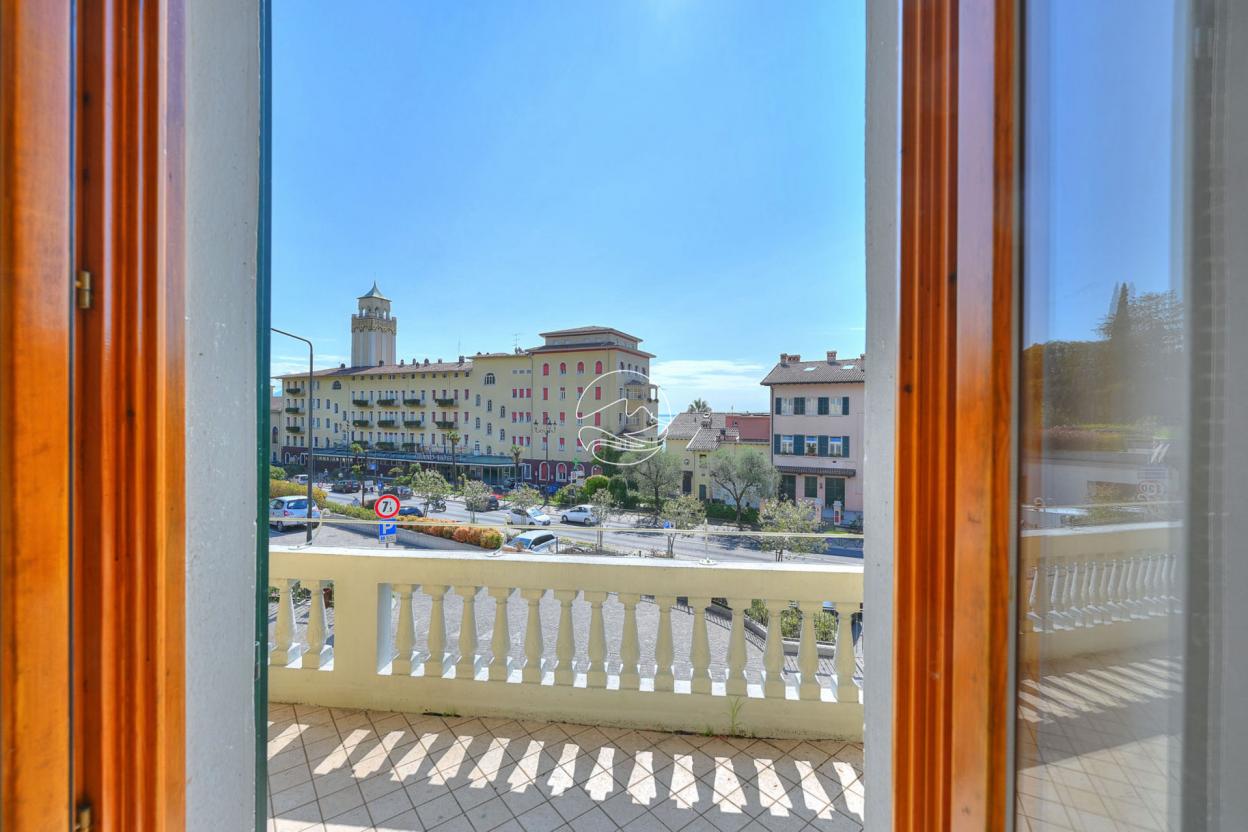 Two-room apartment in Gardone Riviera