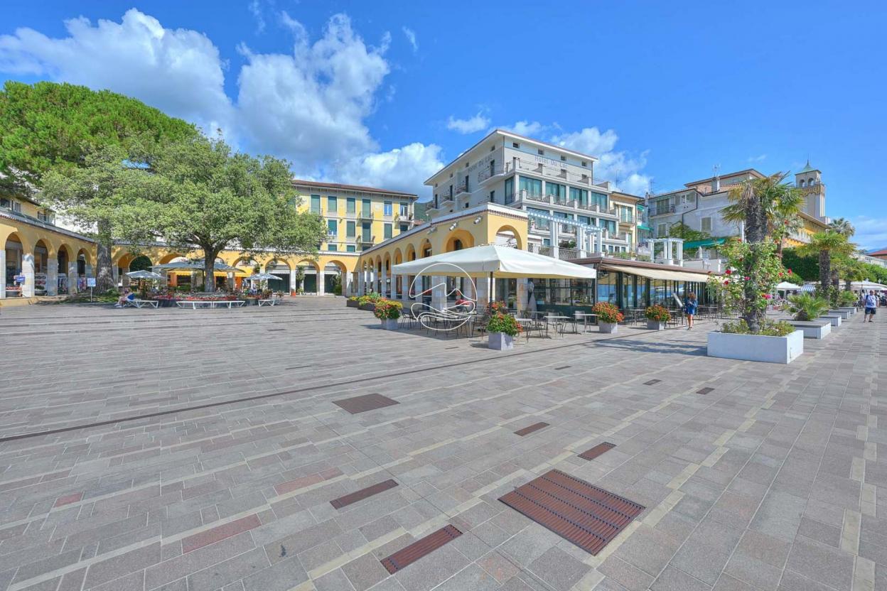 Two-room apartment in Gardone Riviera