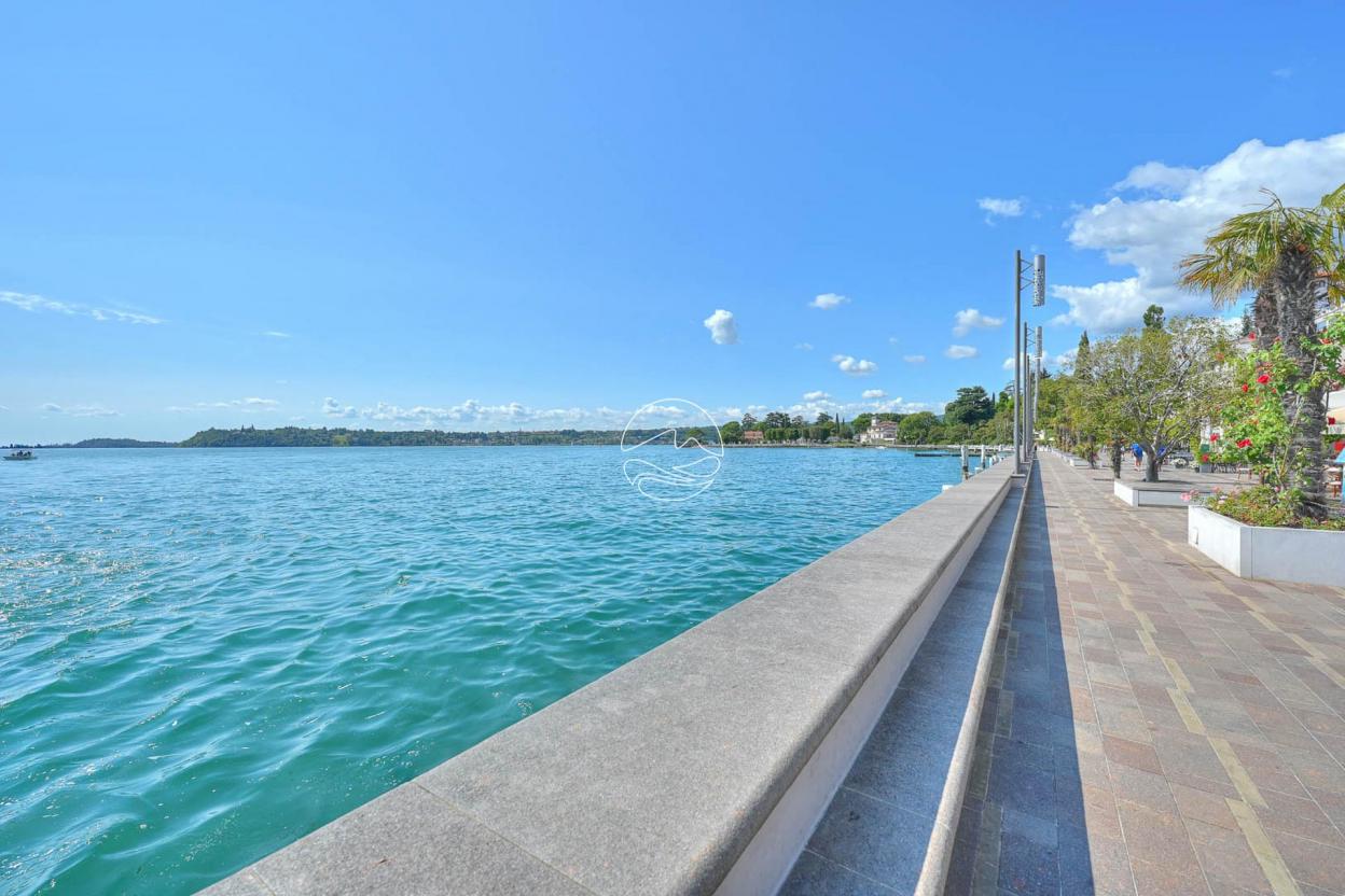 Two-room apartment in Gardone Riviera