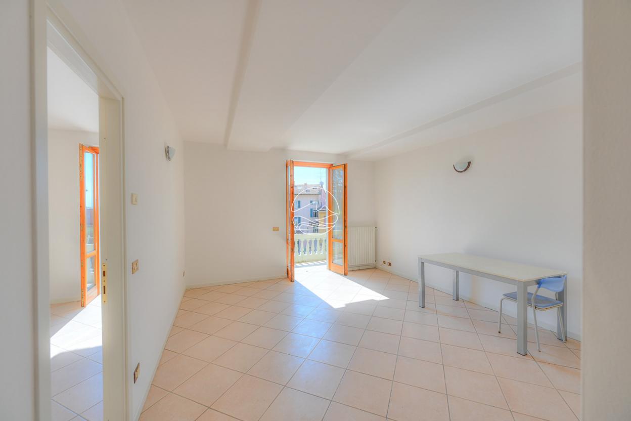 Two-room apartment in Gardone Riviera
