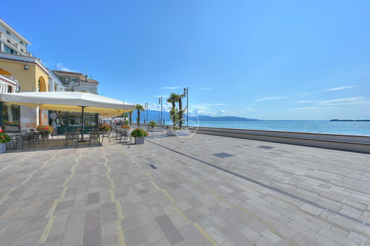 Two-room apartment in Gardone Riviera