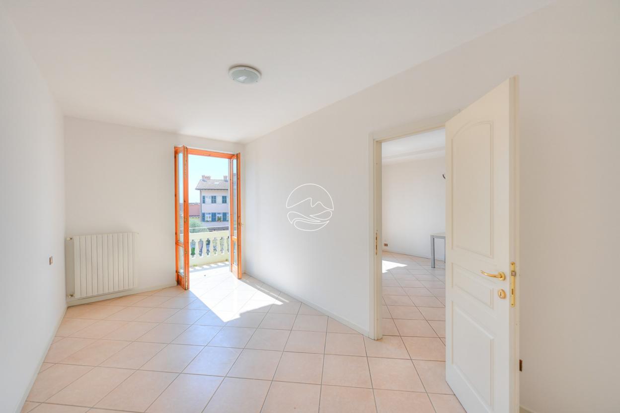 Two-room apartment in Gardone Riviera
