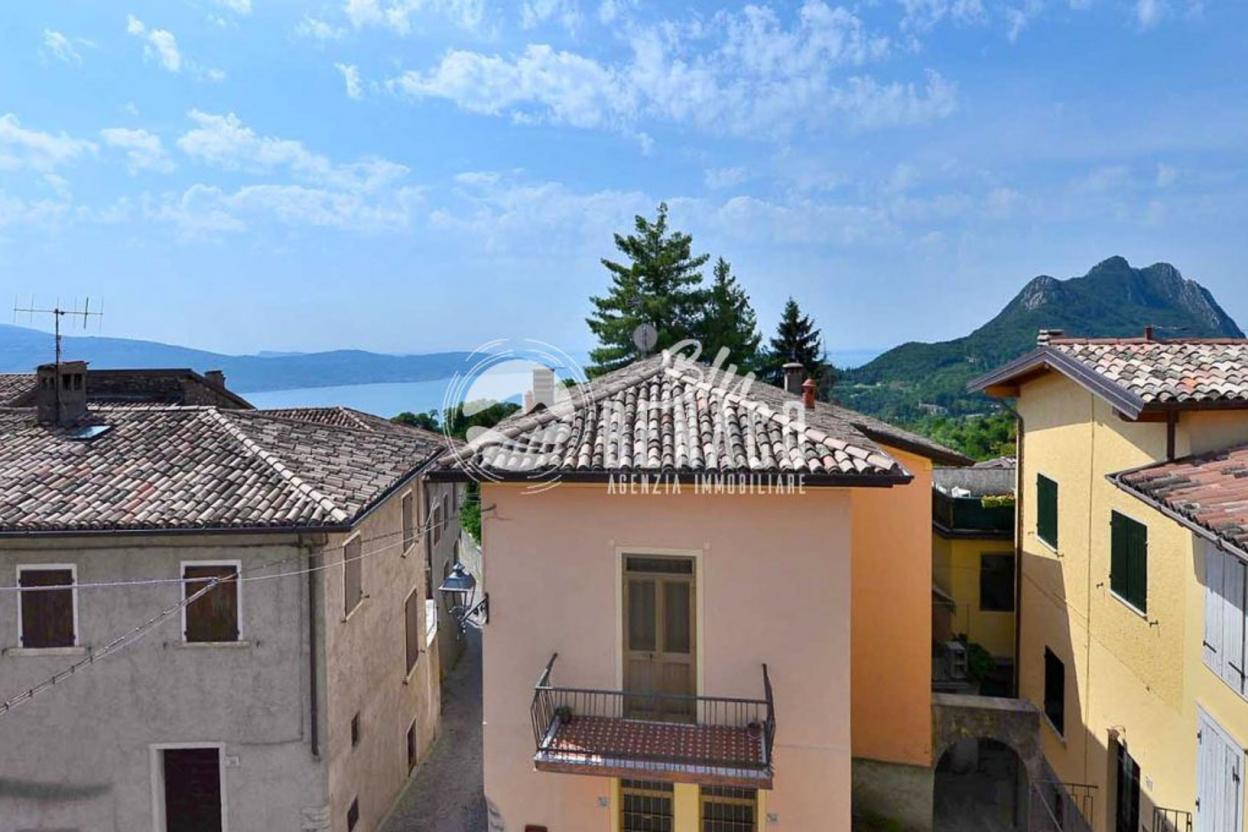 Apartment in Liano- hamlet of Gargnano