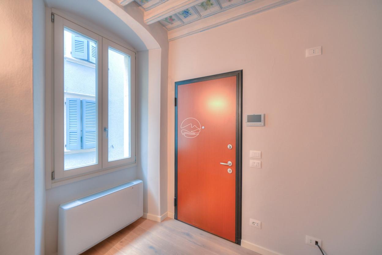 Two-room-apartment in the characteristic historic center of Bogliaco