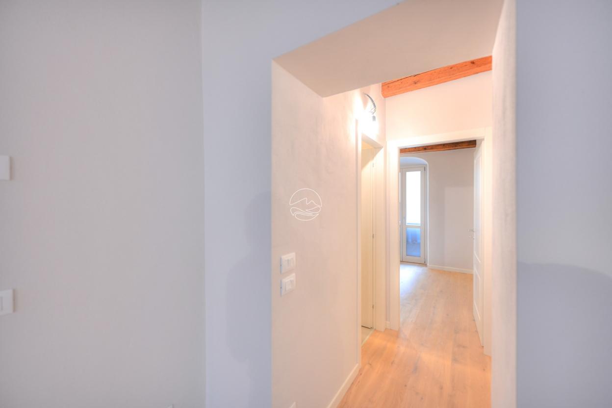Two-room-apartment in the characteristic historic center of Bogliaco