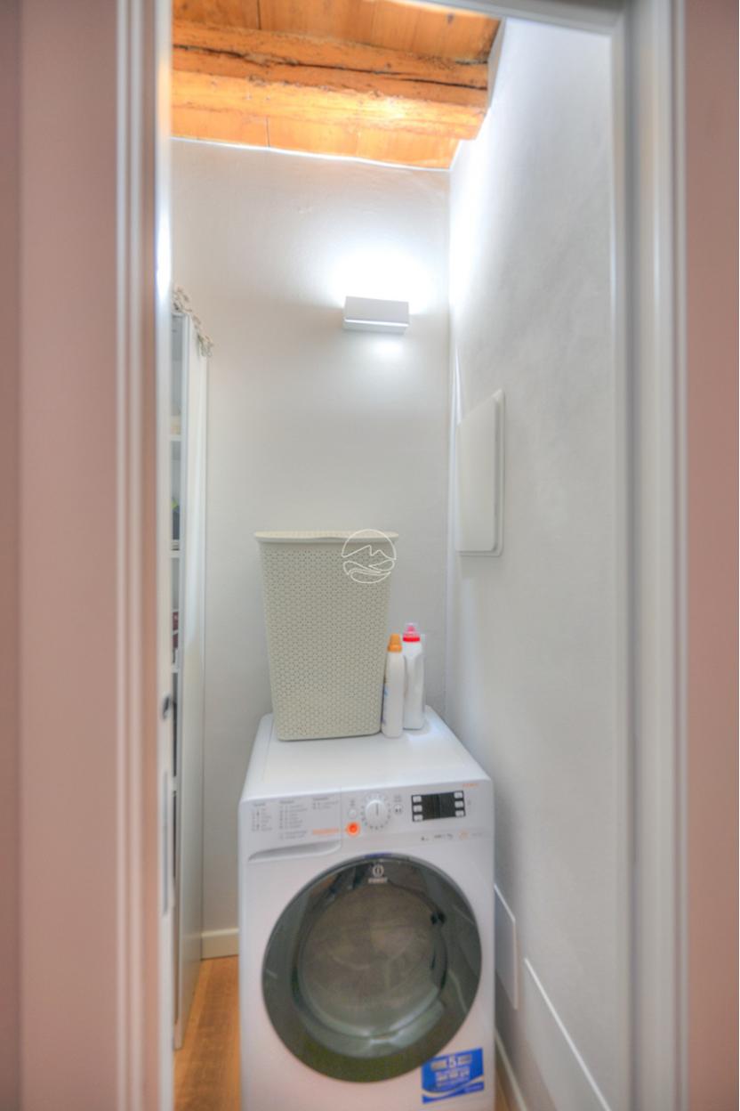 Three-room-apartment in the characteristic historic center of Bogliaco