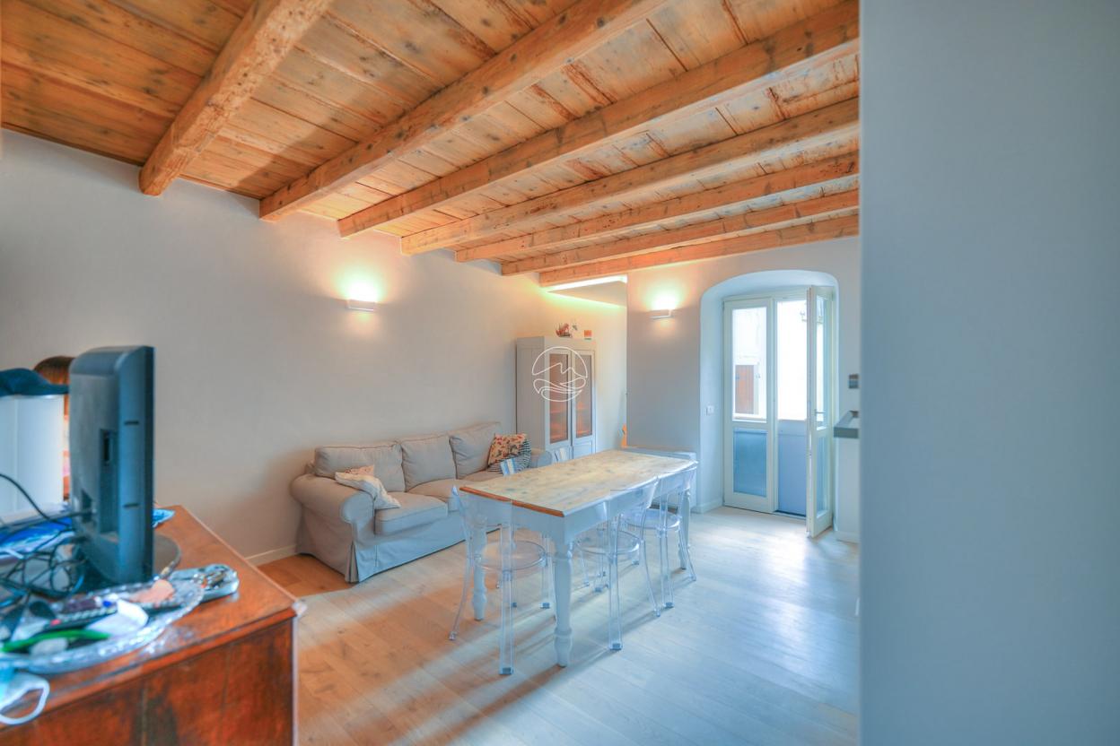 Three-room-apartment in the characteristic historic center of Bogliaco