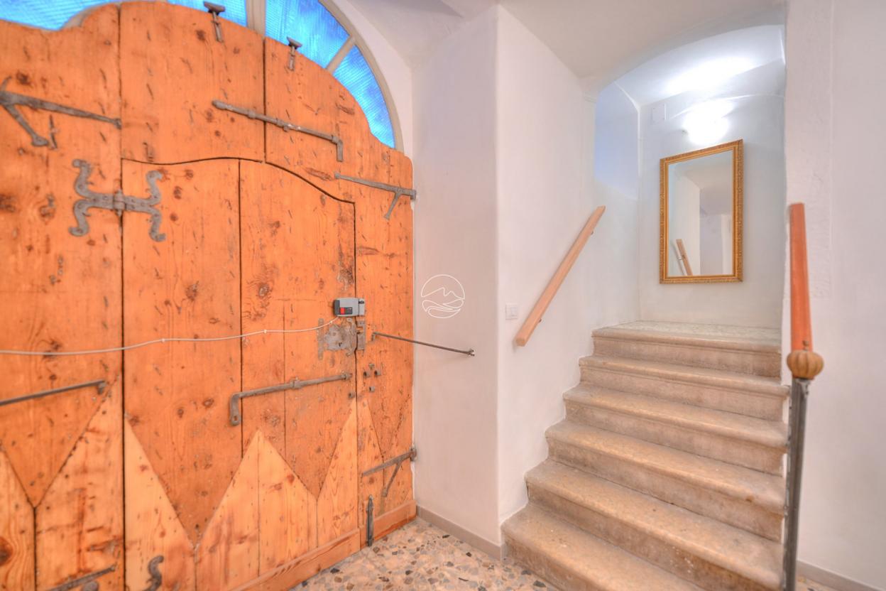 Three-room-apartment in the characteristic historic center of Bogliaco