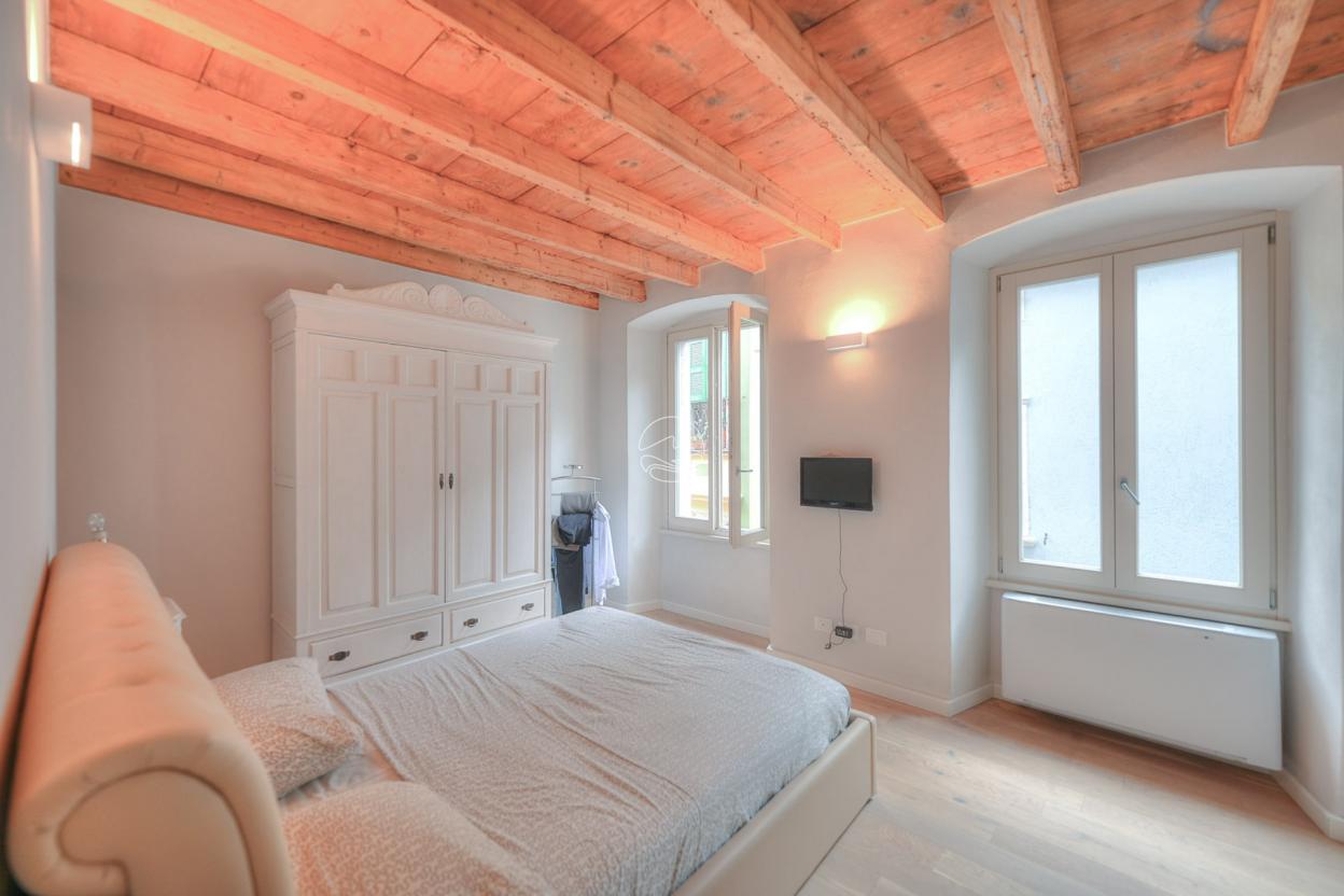 Three-room-apartment in the characteristic historic center of Bogliaco