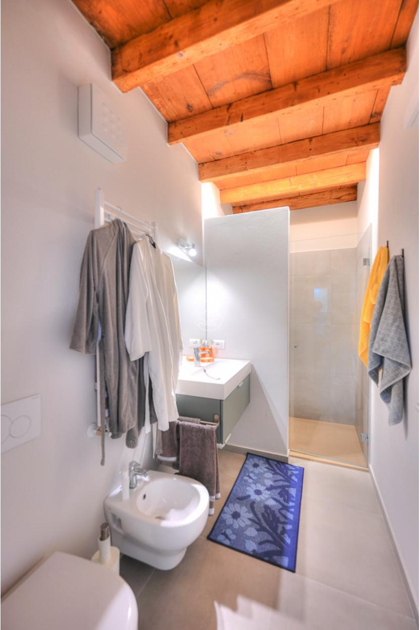 Three-room-apartment in the characteristic historic center of Bogliaco