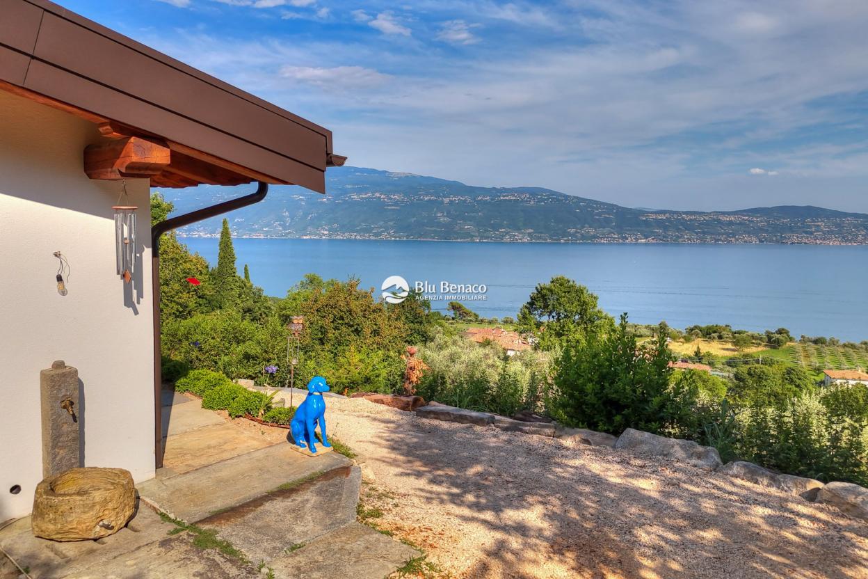 Unmissable property for sale in Toscolano