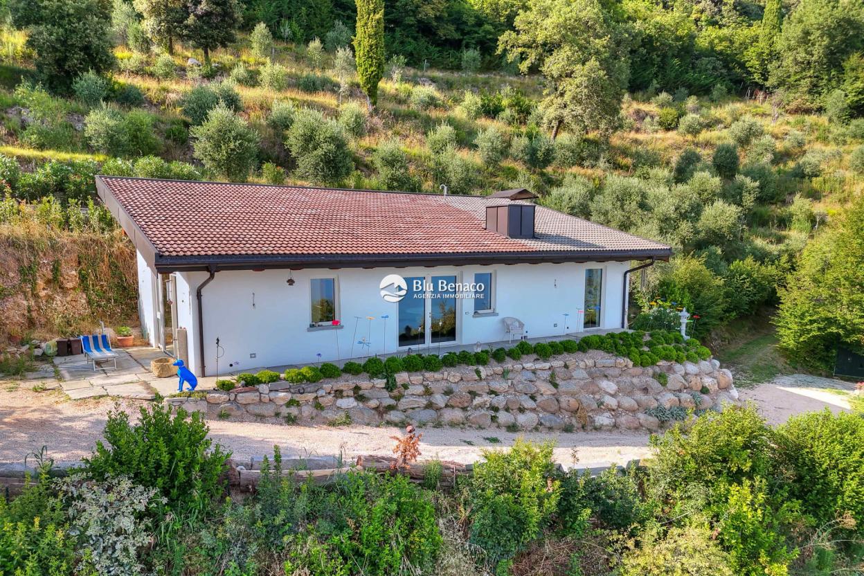 Unmissable property for sale in Toscolano