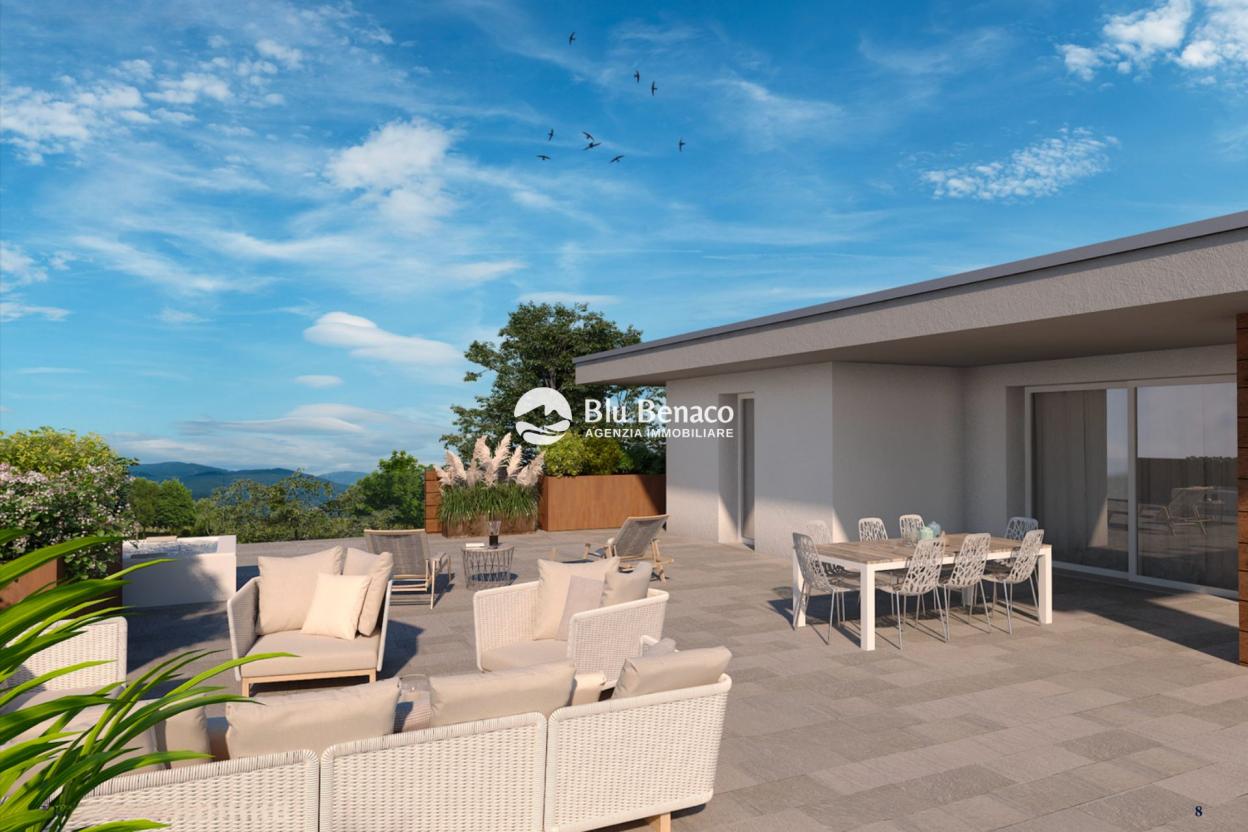 Newly built penthouse in Toscolano