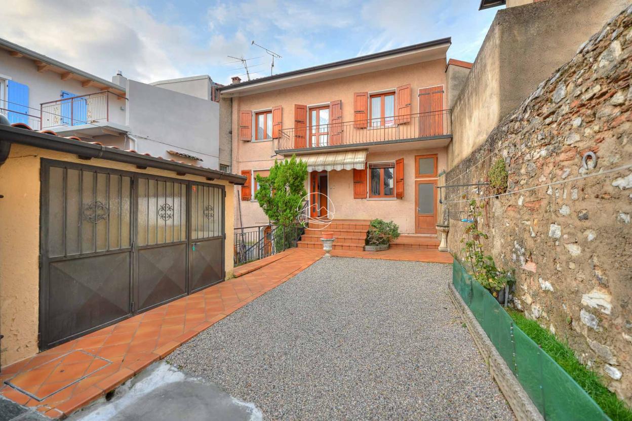 House in the center of Gaino