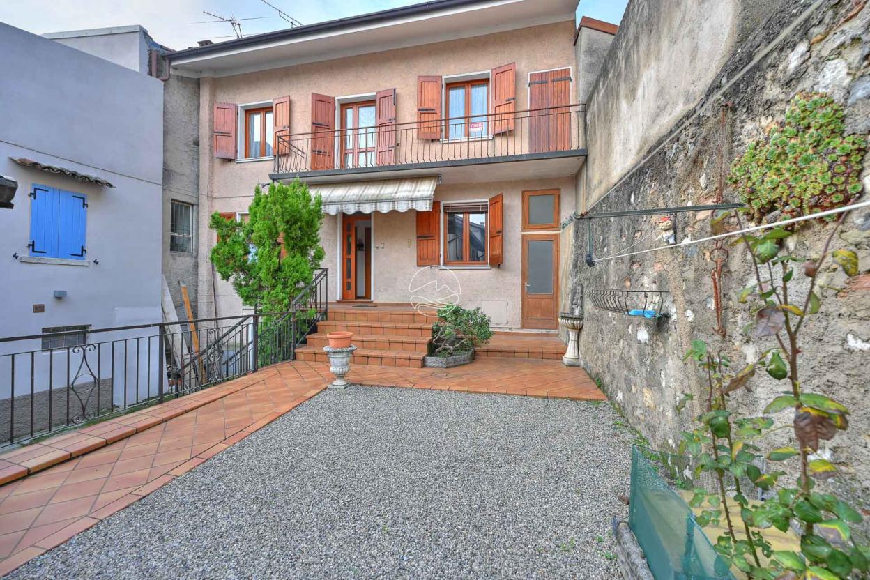 House in the center of Gaino