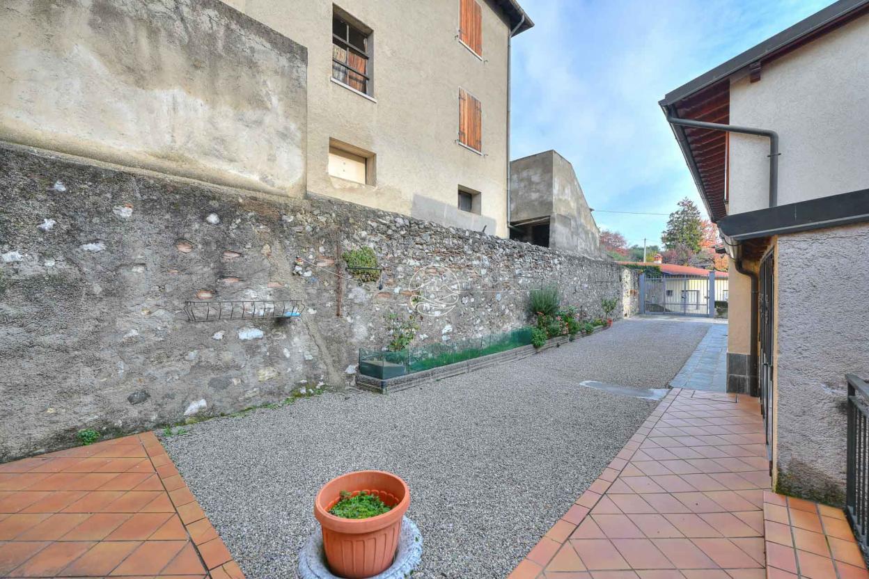 House in the center of Gaino
