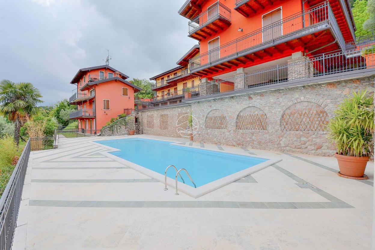 Studio in residence with pool