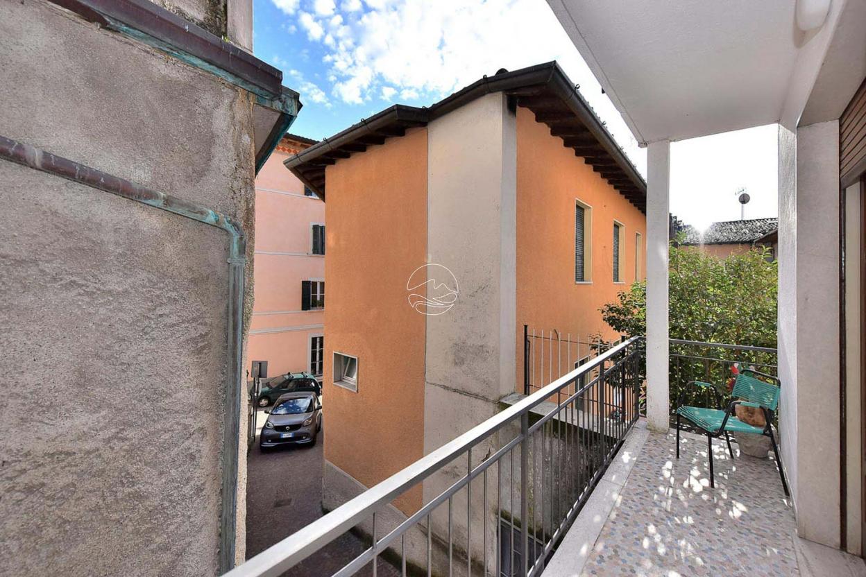 Apartment in Gargnano in the central area