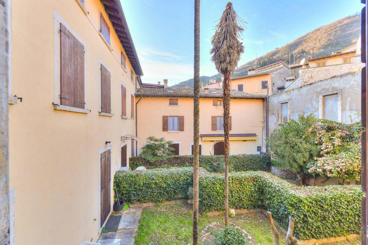 Two-room apartment in historic center of Gargnano
