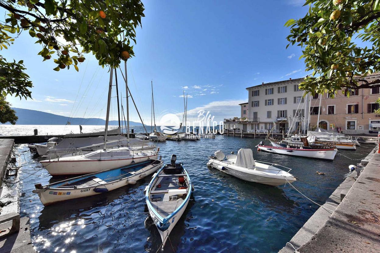 Two-room apartment in historic center of Gargnano