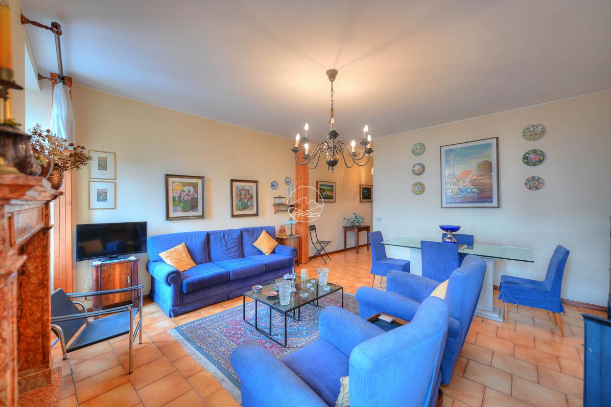 Three-room apartment in Gargnano