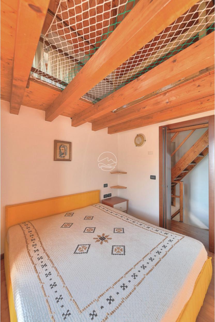 Single house in the historic center of Formaga