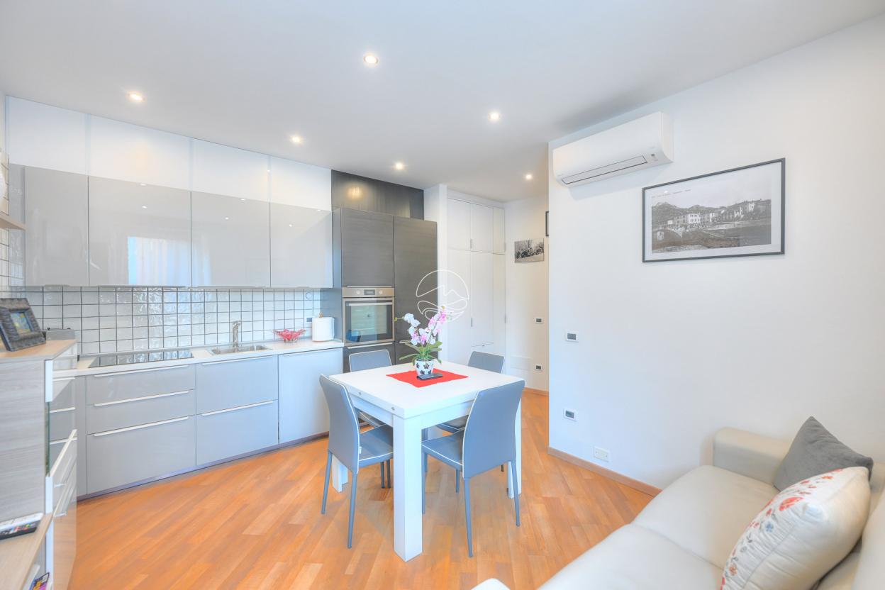 Apartment in the center of Toscolano Maderno
