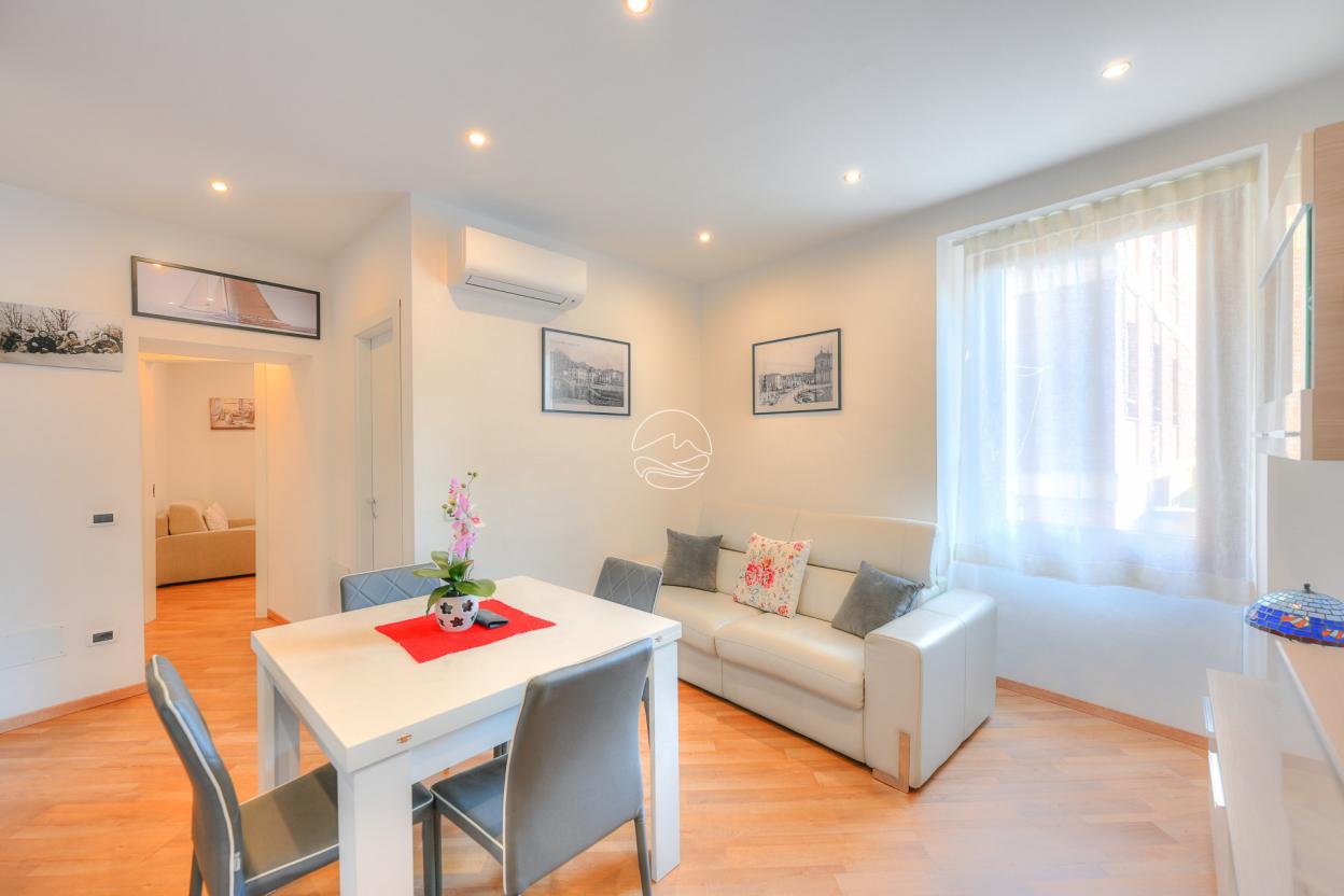 Apartment in the center of Toscolano Maderno