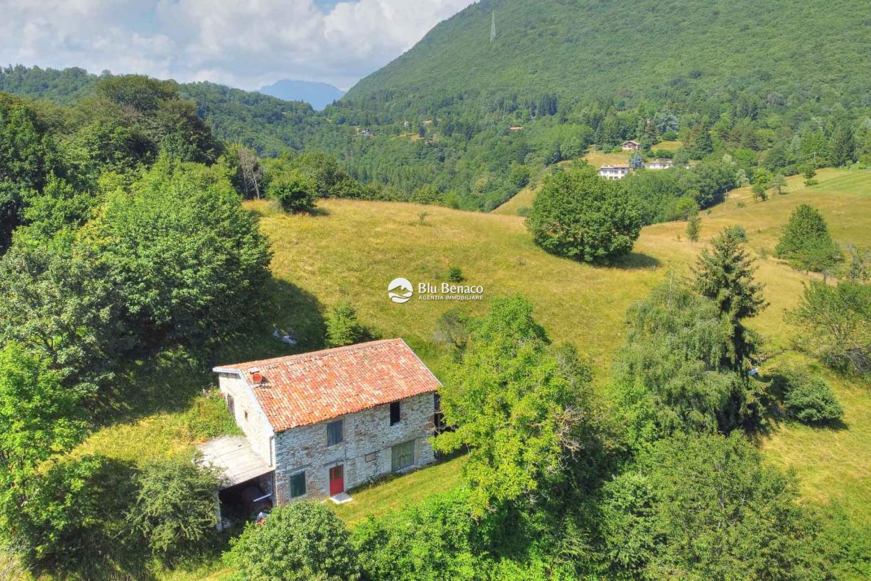 Detached property in Briano