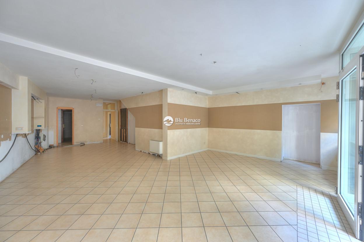 Commercial space for sale in Salò 