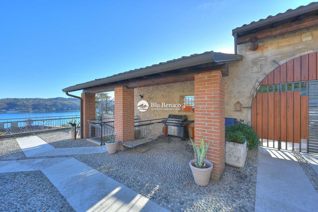 Penthouse for sale with stunning lake view in Salò