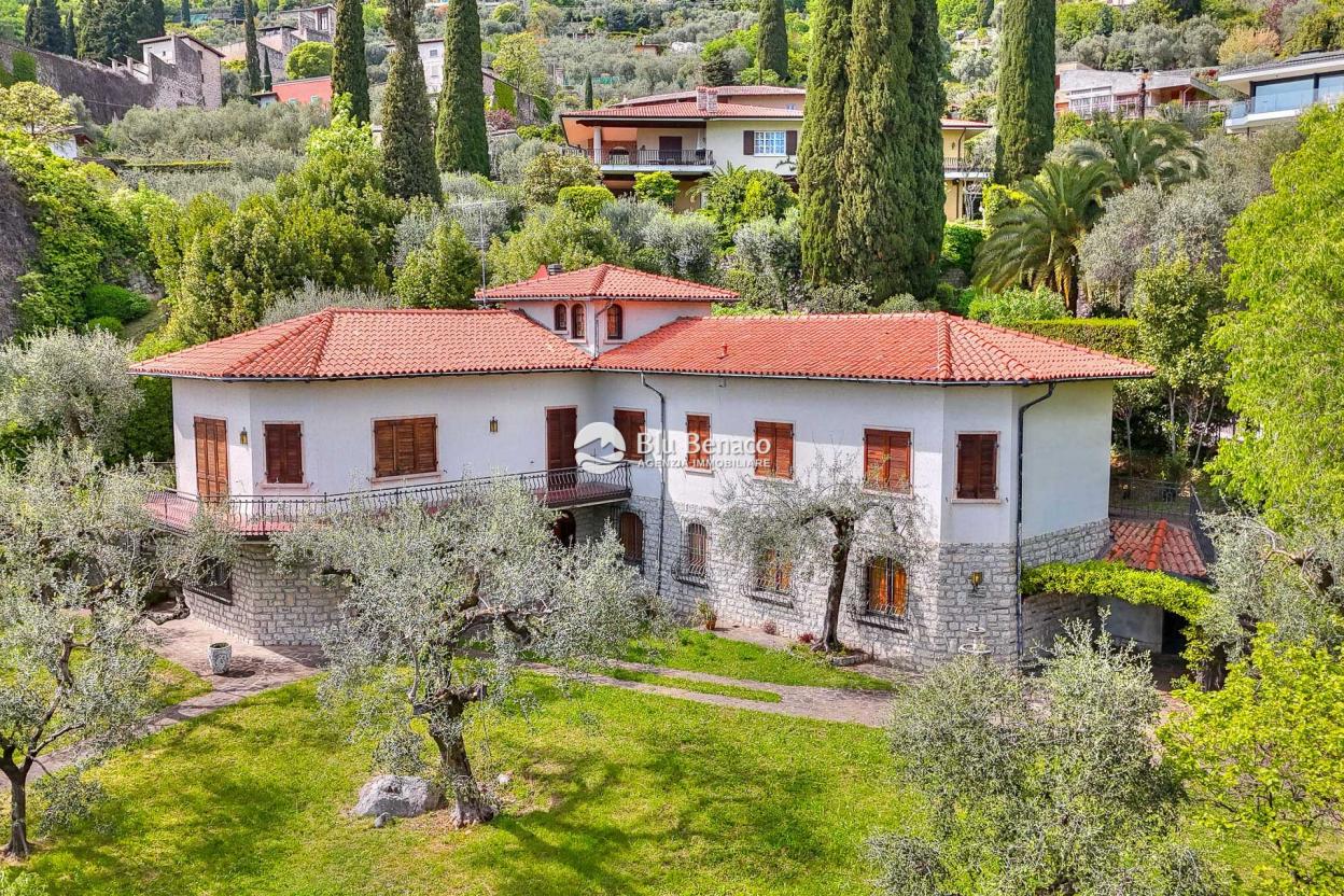 Exceptional villa for sale in Gargnano