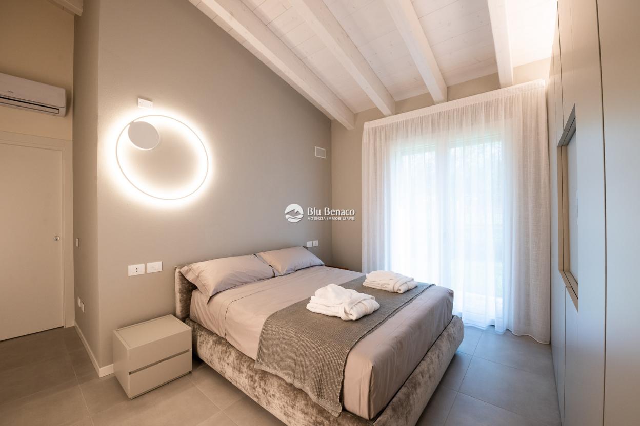 Villa zu verkaufen in Padenghe sul Garda