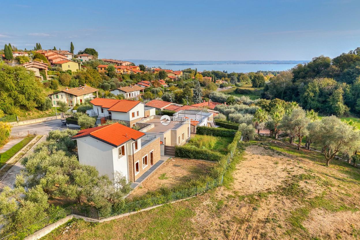 Soiano Del Lago, VIlla singola vista lago. 