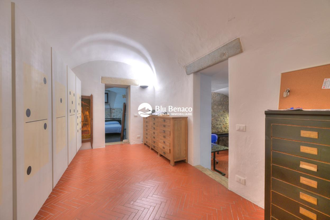 Appartamento piano terra, in vendita porto di Gargnano 