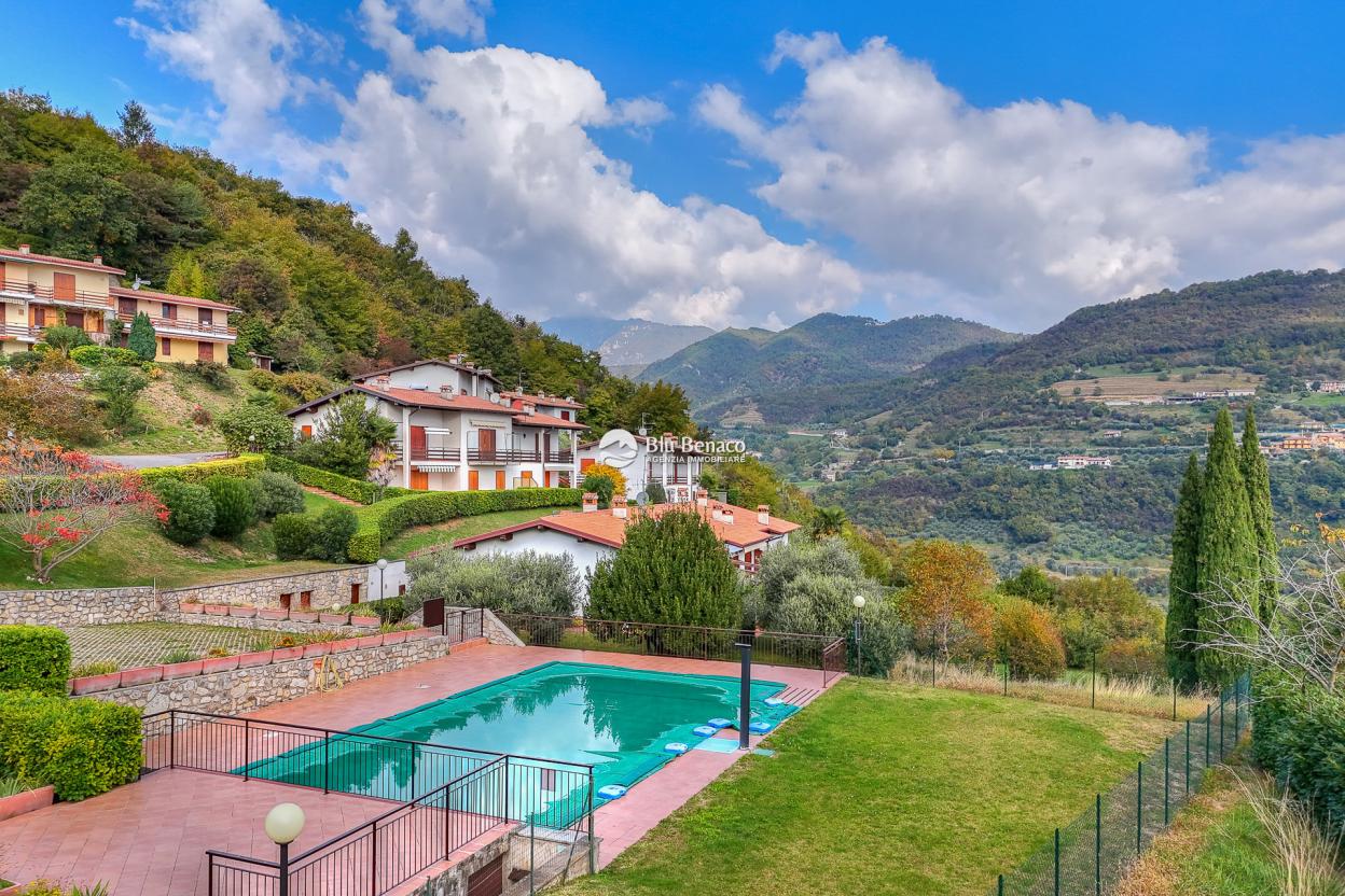 Lake-view apartment for sale in Tignale Lake-view apartment for sale in Tignale